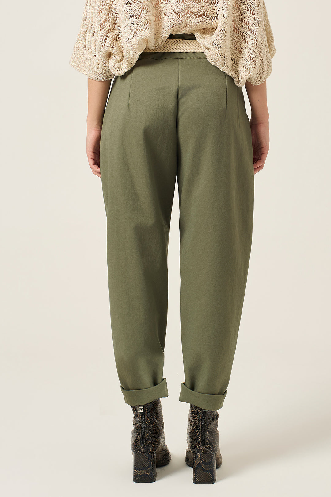 Pantalone jogger in gabardina con cinta