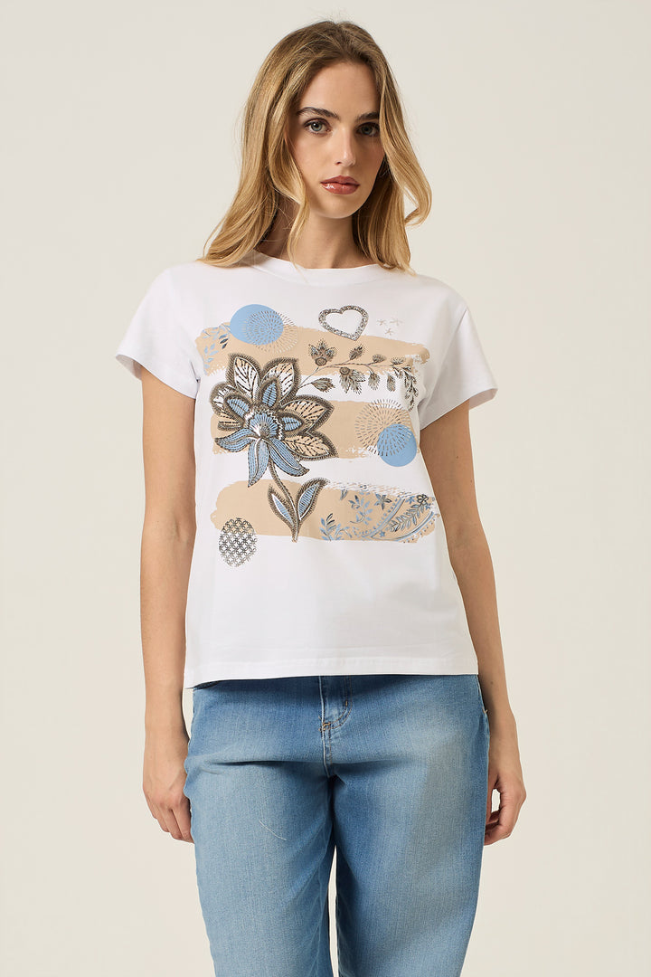 T-shirt con stampa floreale e cuore