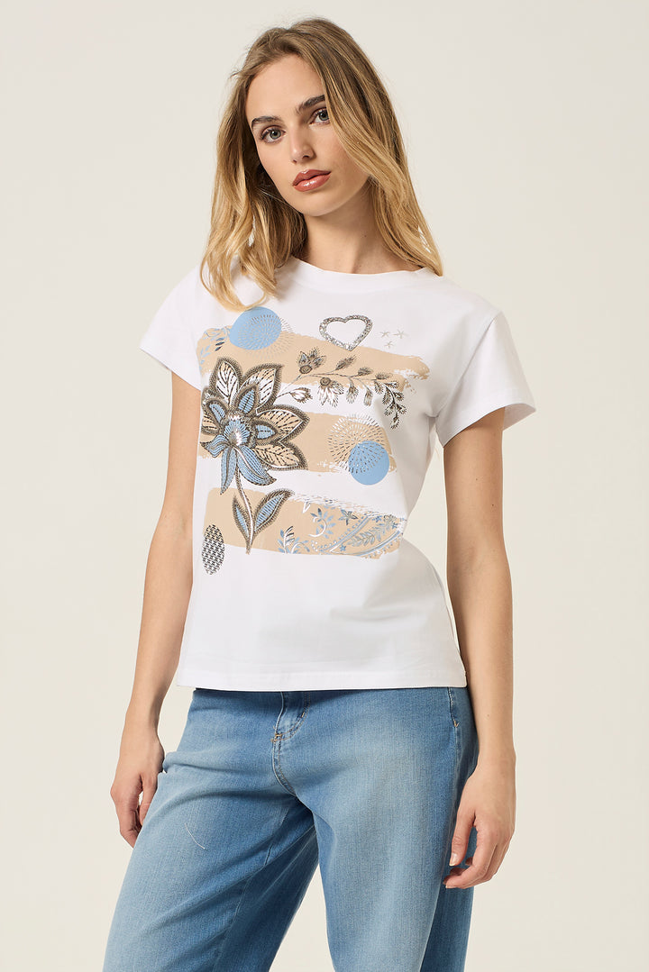 T-shirt con stampa floreale e cuore