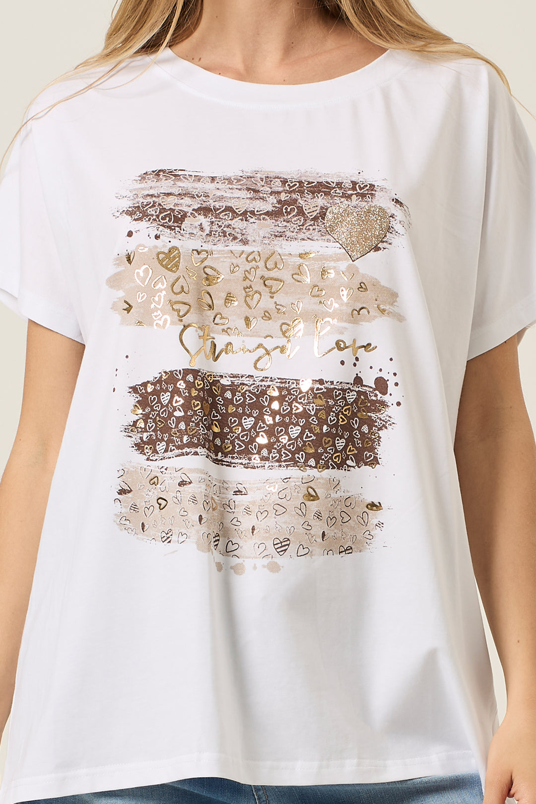 T-shirt stampa pennellate e cuori