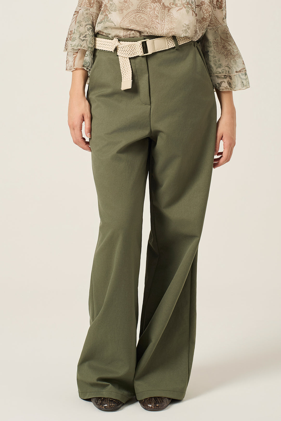 Pantalone con cinta in corda