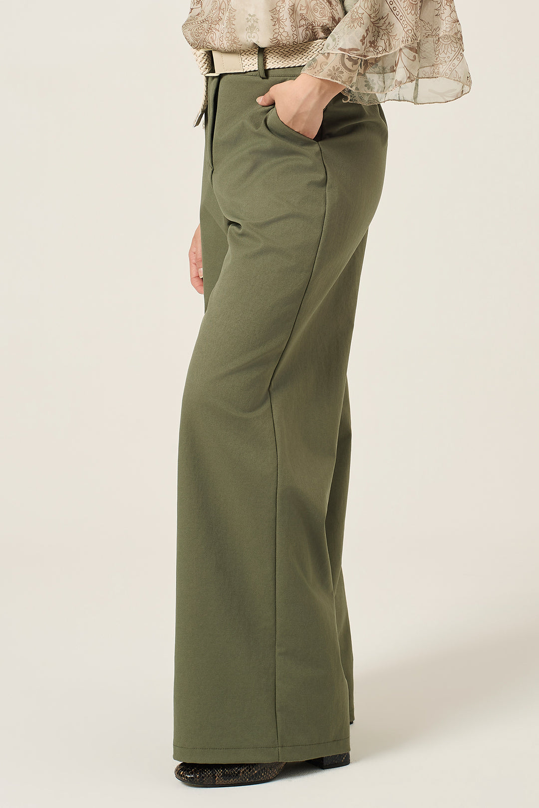Pantalone con cinta in corda