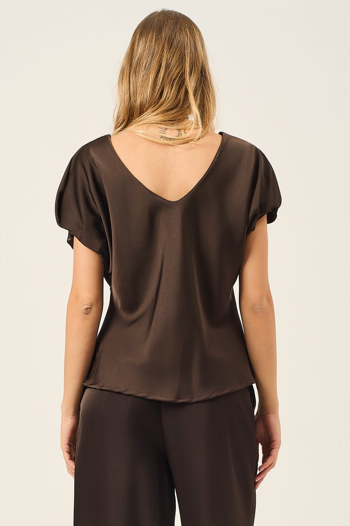Blusa in satin maniche a sbuffo