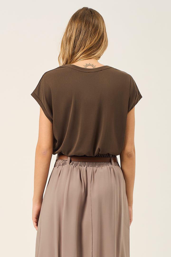 T-shirt girocollo in viscosa stretch
