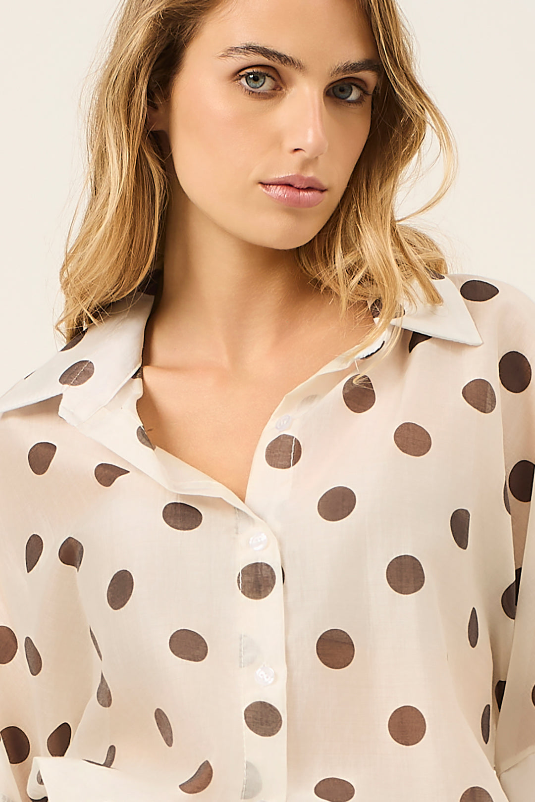 Camicia fantasia pois grandi