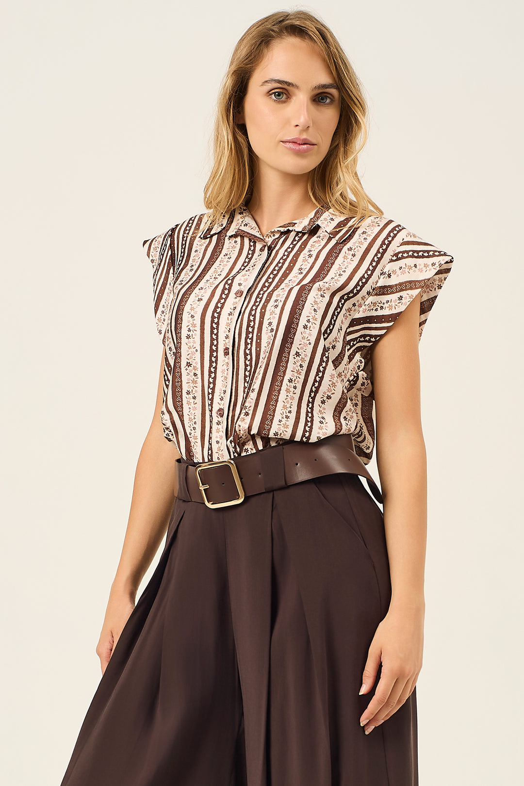 Camicia fantasia righe con fiorellini