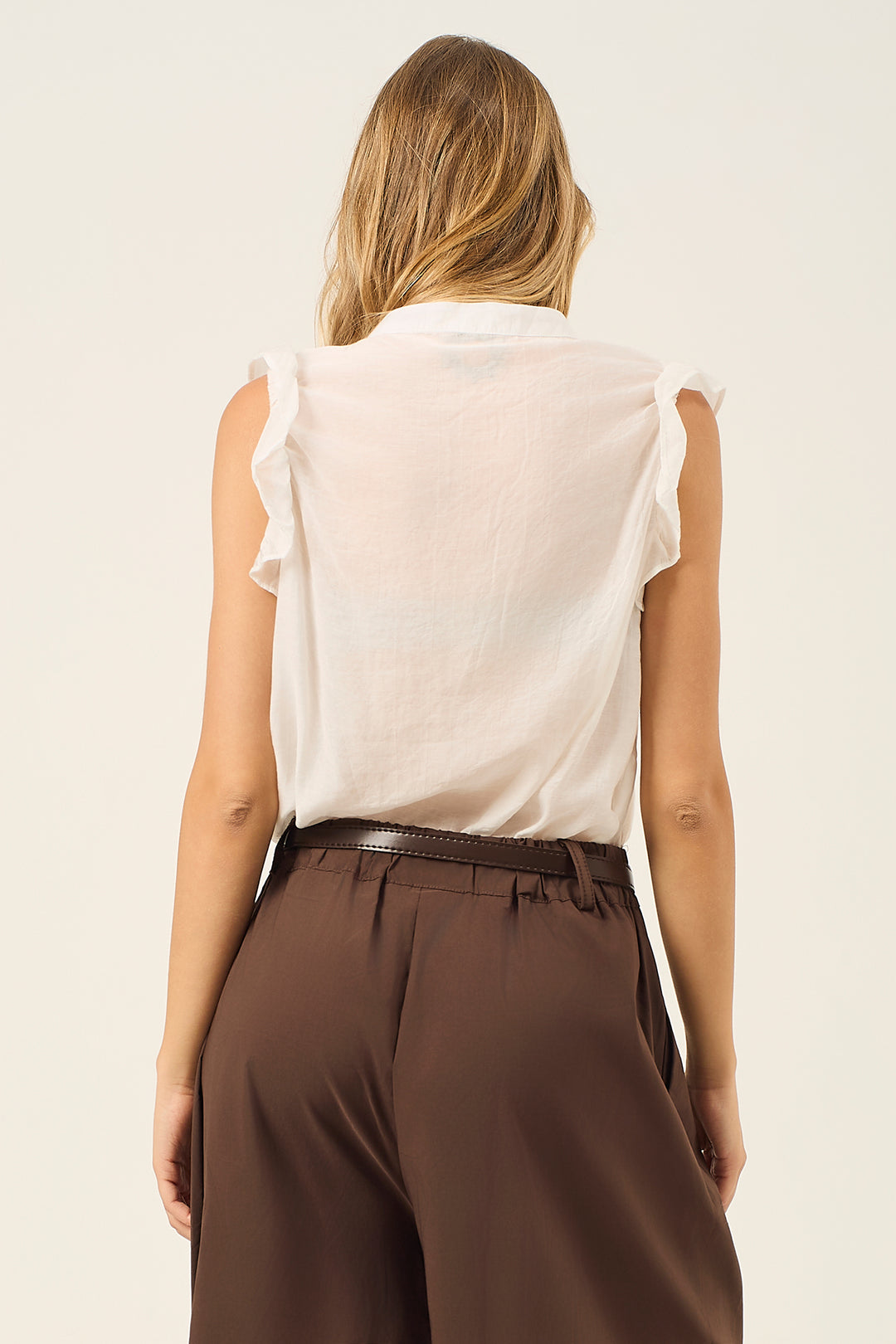 Camicia smanicata con ruches