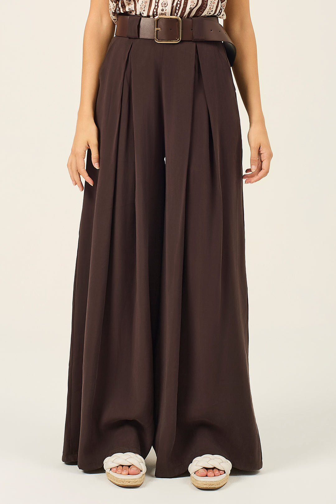 Pantalone over con pieghe
