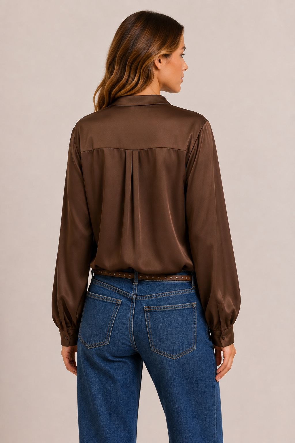 Blusa in satin scollo a V