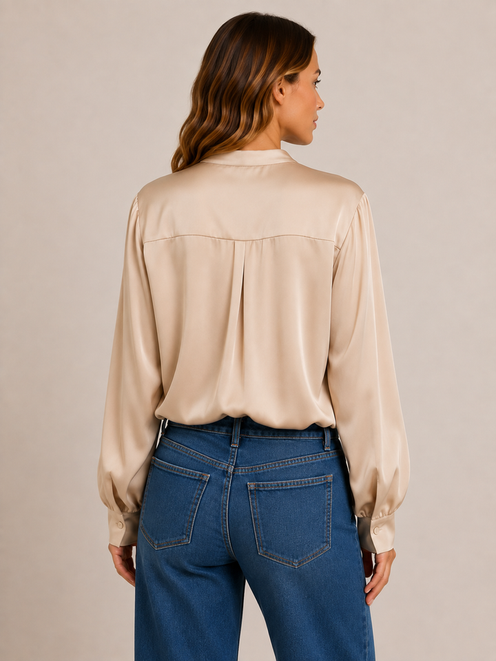 Blusa in satin scollo a V