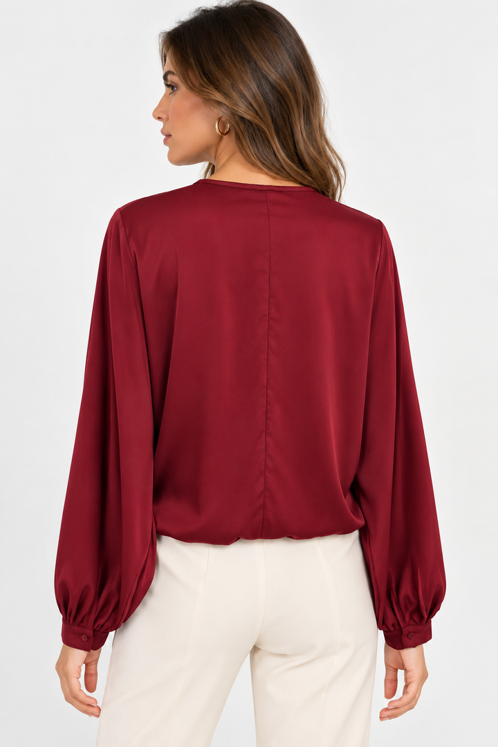 Blusa in satin scollo a V