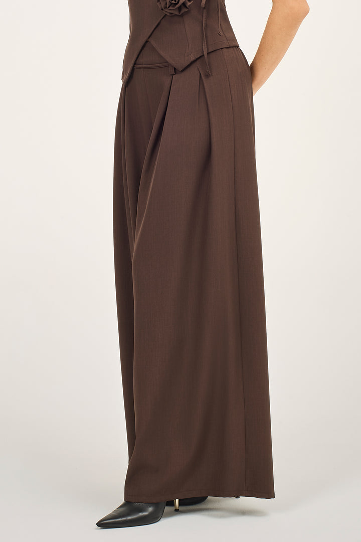 Pantalone a palazzo con pieghe e pinces