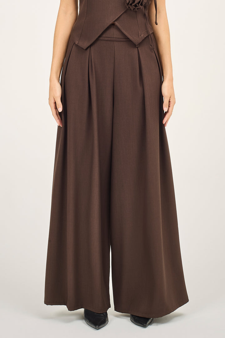 Pantalone a palazzo con pieghe e pinces