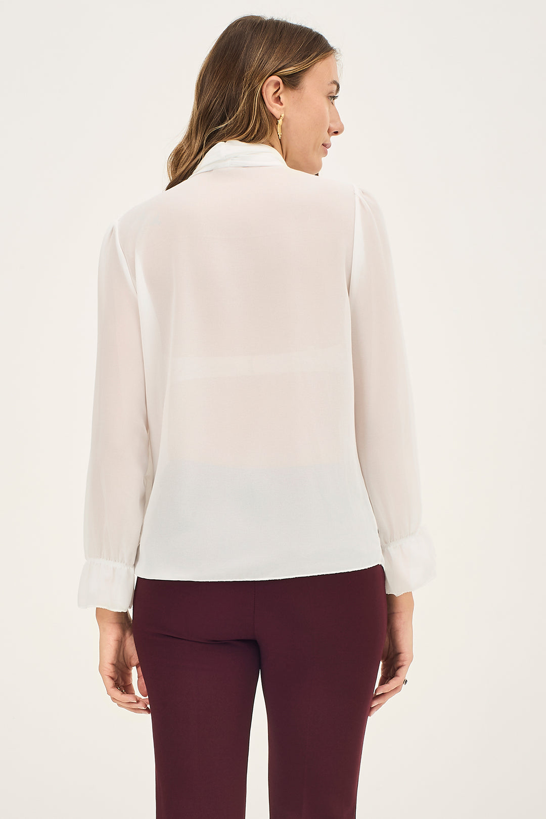 Blusa con cravatta plissè