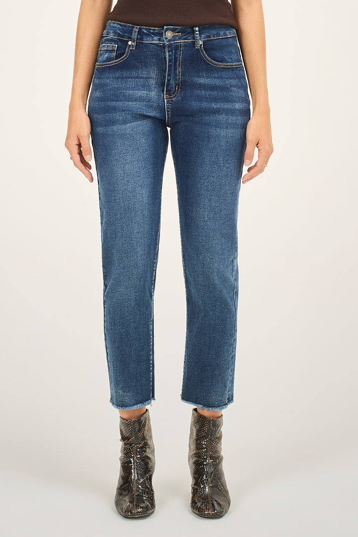 Jeans con fondo gamba taglio vivo