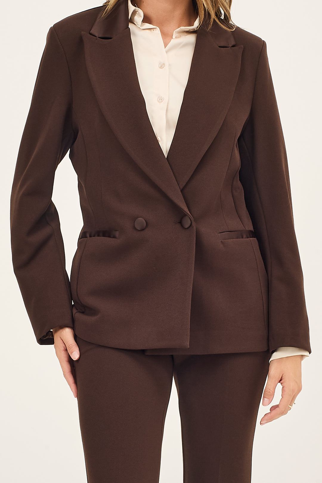 Blazer doppiopetto con dettagli in satin