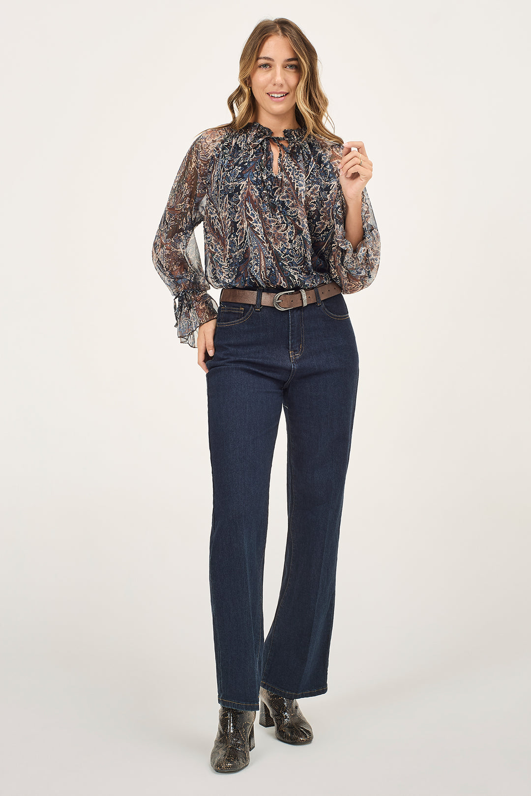 Jeans straight con cinta in ecopelle