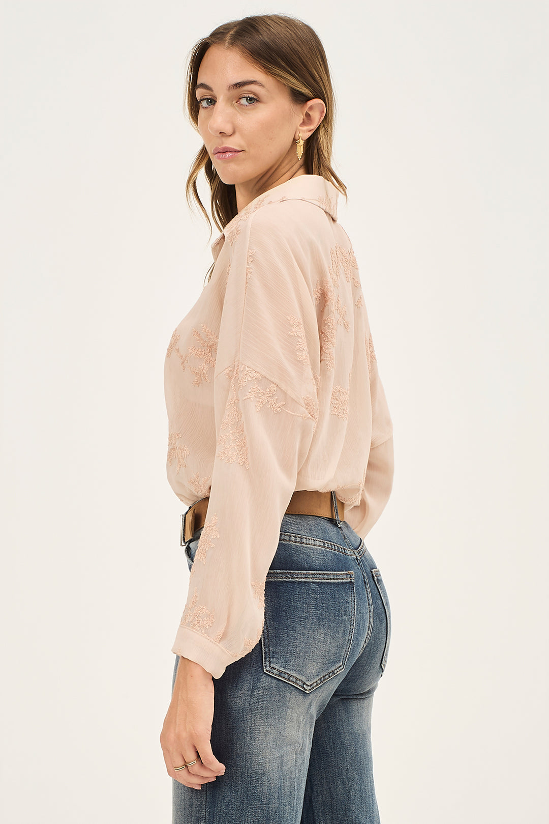 Camicia in georgette con ricami floreali