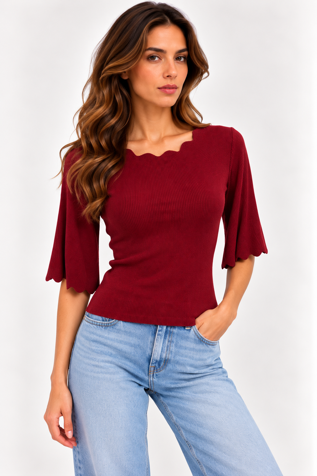 Maglia con bordi a ondine