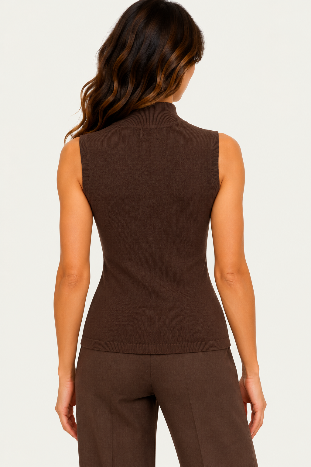 Maglia smanicata con bottoni